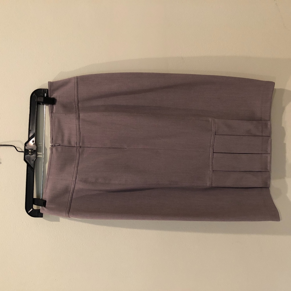 grey skirt